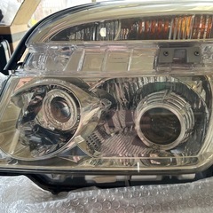 AZR60系ヴォクシー ヘッドライトユニットの画像