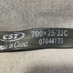 CST チューブ 700×25-32C 仏式　ロードバイクやクロスバイクなどに！の画像