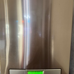 古い冷蔵庫の画像