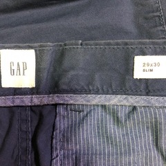 GAPメンズチノパンの画像