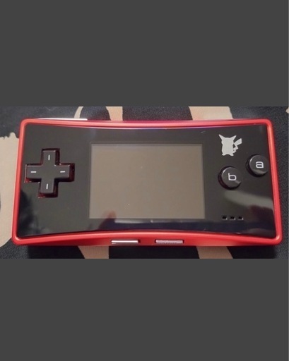 ゲームボーイミクロ　ポケモンデザイン Amazon.co.jp: ゲームボーイミクロ 本体ポケモンセンター限定品