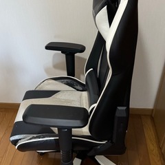 DXRacer
ゲーミングチェアの画像