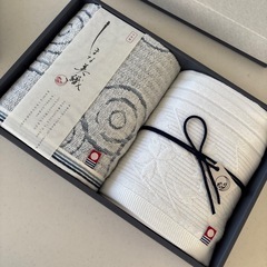 今治タオル　箱入り　新品未使用　の画像