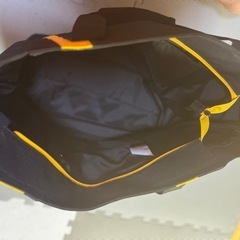 skins スキンズ　トートバッグ　カバン　かばん　鞄　スポーツ　リュックサック　旅行の画像