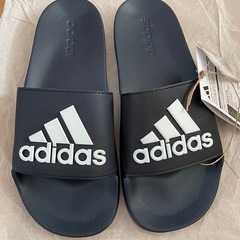adidas サンダル　の画像