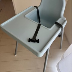 ベビーチェア　テーブル付き
の画像