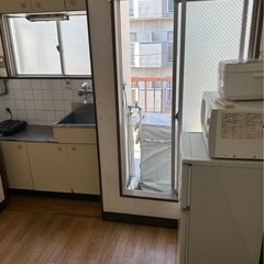 [今日]洗濯機2台,冷蔵庫4
台の画像