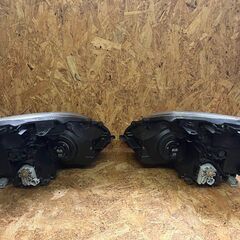 トヨタ30系プリウス純正LEDヘッドライト左右セットインナーブラックブルーアイの画像