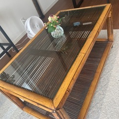 アジアン家具　ガラステーブルの画像