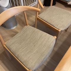 ダイニングテーブルの画像