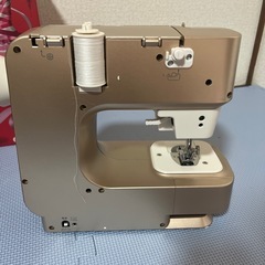 Nuetta コンパクトミシンの画像