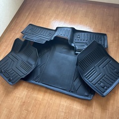ヤリスクロスフロアマットの画像