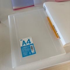 事務用品　バインダー、ファイルなどの画像