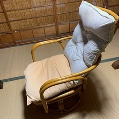 籐製椅子の画像