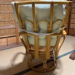 籐製椅子の画像