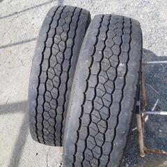 4tトラック他　ミックス245/80R17.5　2本　溝残約9mm の画像