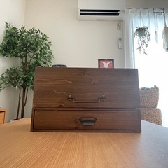 木製棚の画像