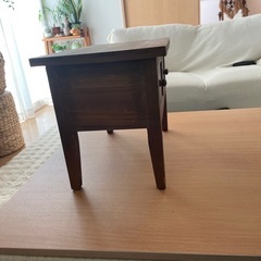 木製サイドテーブル
の画像