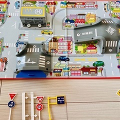 トミカ　いっしょにおでかけ　ハンディ立体マップ　まちへお買いものの画像