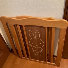 ベビーベッド　ミッフィーの画像