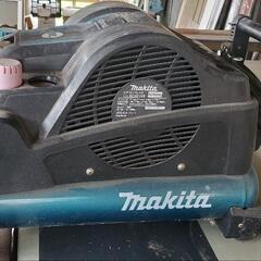 マキタのコンプレッサーの画像