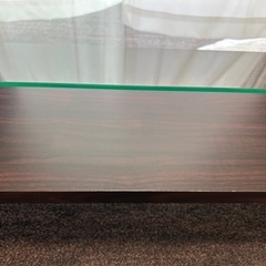 おしゃれなガラステーブルの画像
