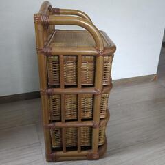 三段 引き出し 籐製の画像