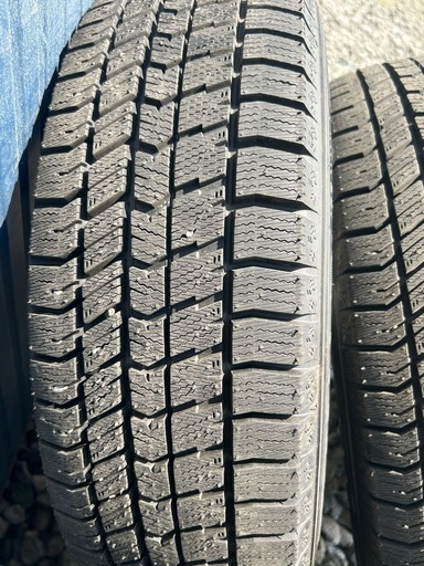 175/65R15   スタッドレスタイヤほぼ新品