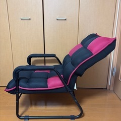 リクライニング機能付きイスの画像