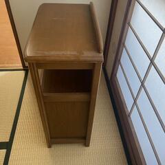 プリンター置きにもなる電話台の画像