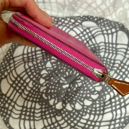 HERMES ピンク スカーフ柄 長財布　シルクイン
