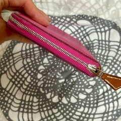 HERMES ピンク スカーフ柄 長財布　シルクインの画像