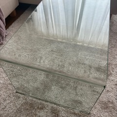 Francfrancで買ったガラスのテーブルの画像