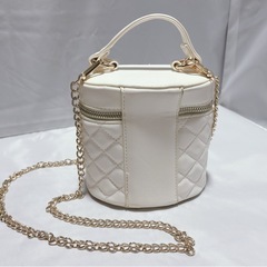 【美品 50%オフ】キルティングショルダーバッグ バニティ2Wayホワイトの画像
