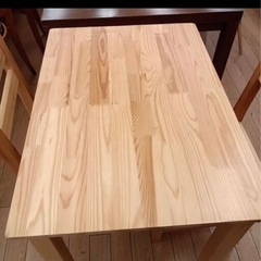 IKEAダイニングテーブルの画像