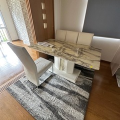 早い者勝ち！お引越し！無料！大理石風ダイニングテーブルの画像