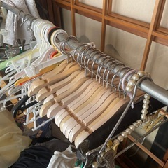 木製ベビー用ハンガー17本などの画像