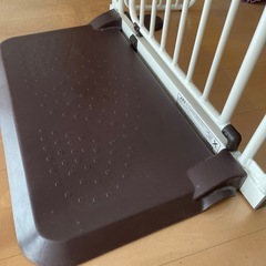 【あげます】ベビーゲート(日本育児 おくだけとおせんぼ おくトビラ)の画像