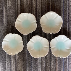 青磁の小鉢5個セットの画像