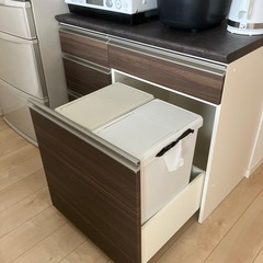 キッチンカウンター 収納の画像