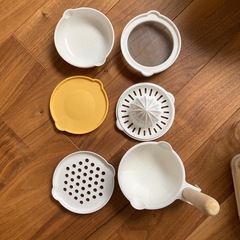 ベビー用品（沐浴バス・ミルトン容器・哺乳瓶・離乳食作りグッズ・ケアグッズ）の画像