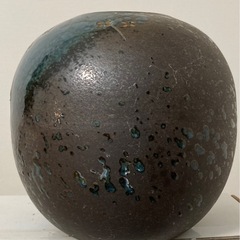 壺　高さ18cm 直径19cm 口径7.5cmの画像