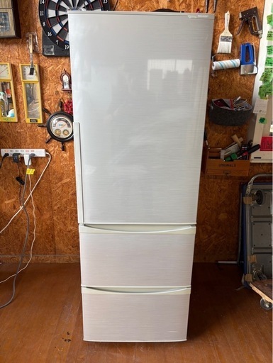 H2105 SHARP シャープ　2013年　264L  3ドア冷蔵庫　正面小傷あり