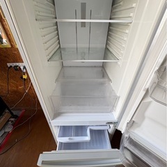 H2105 SHARP シャープ　2013年　264L  3ドア冷蔵庫　正面小傷あり　の画像