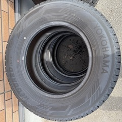 185/70R14スタッドレスタイヤの画像