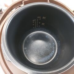 品質保証☆配達有り！3850円(税込）BRUNOブルーノ 電機圧力鍋 3．2L ブラウンの画像