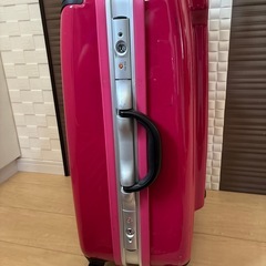 お話し中【差し上げます】ジャンク品　キャリーケース　ピンクの画像