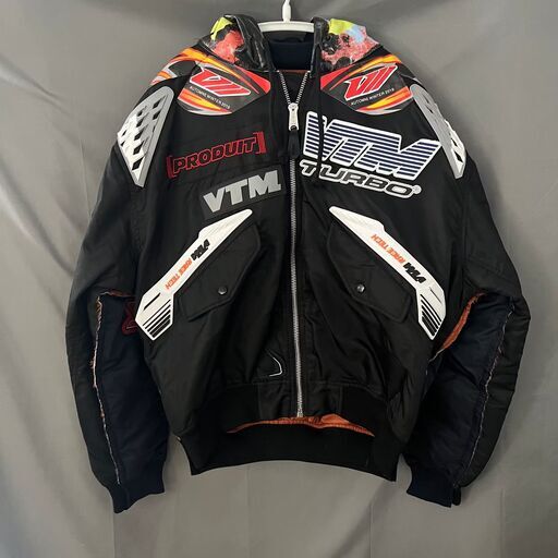 メンズ Vetements x Alpha Industries Racing Bomber Jacket,