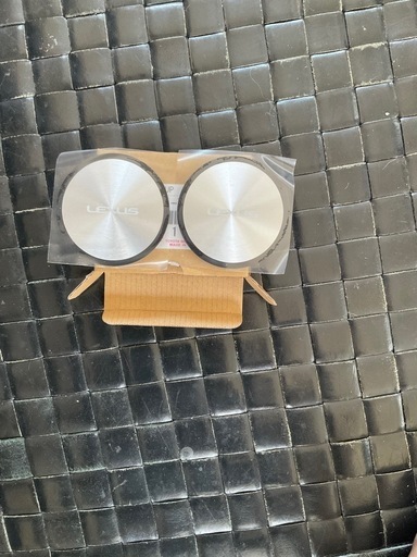 レクサス LEXUS 正規品 ディーラーオプション 純正『カップホルダープレート』2枚セット   画像にあるものが全てになります。 ◎本体プレート×2枚 取扱書  カップホルダー