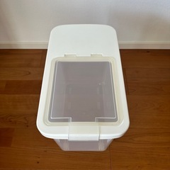 米びつ12kg 　ニトリの画像